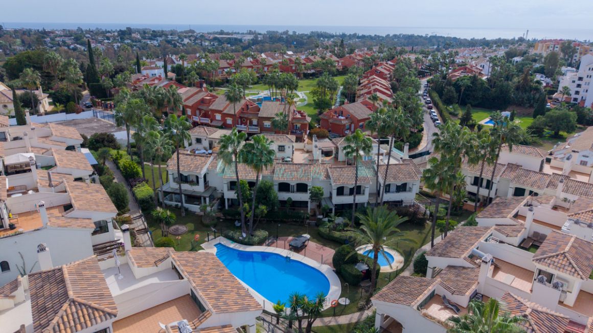 Town House for sale in Estepona