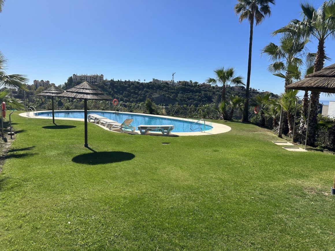 Ground Floor Apartment for sale in Benahavis