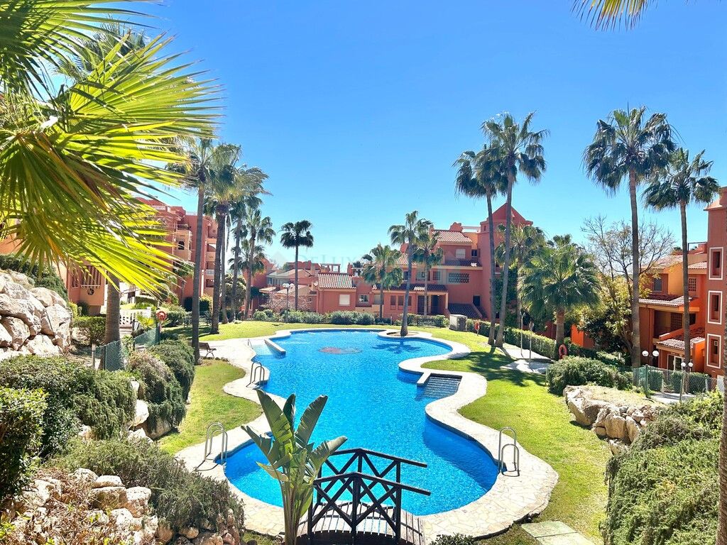 Apartment for sale in  La Reserva de Marbella, Marbella East