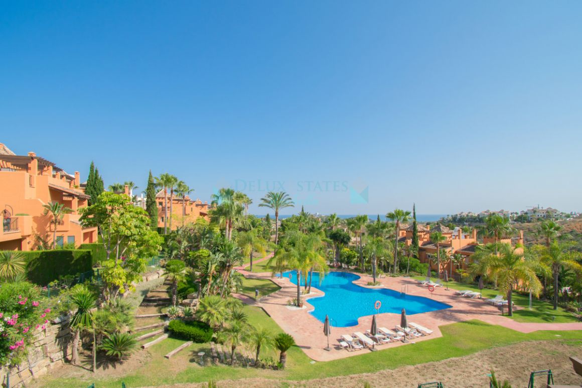 Town House for sale in Benahavis