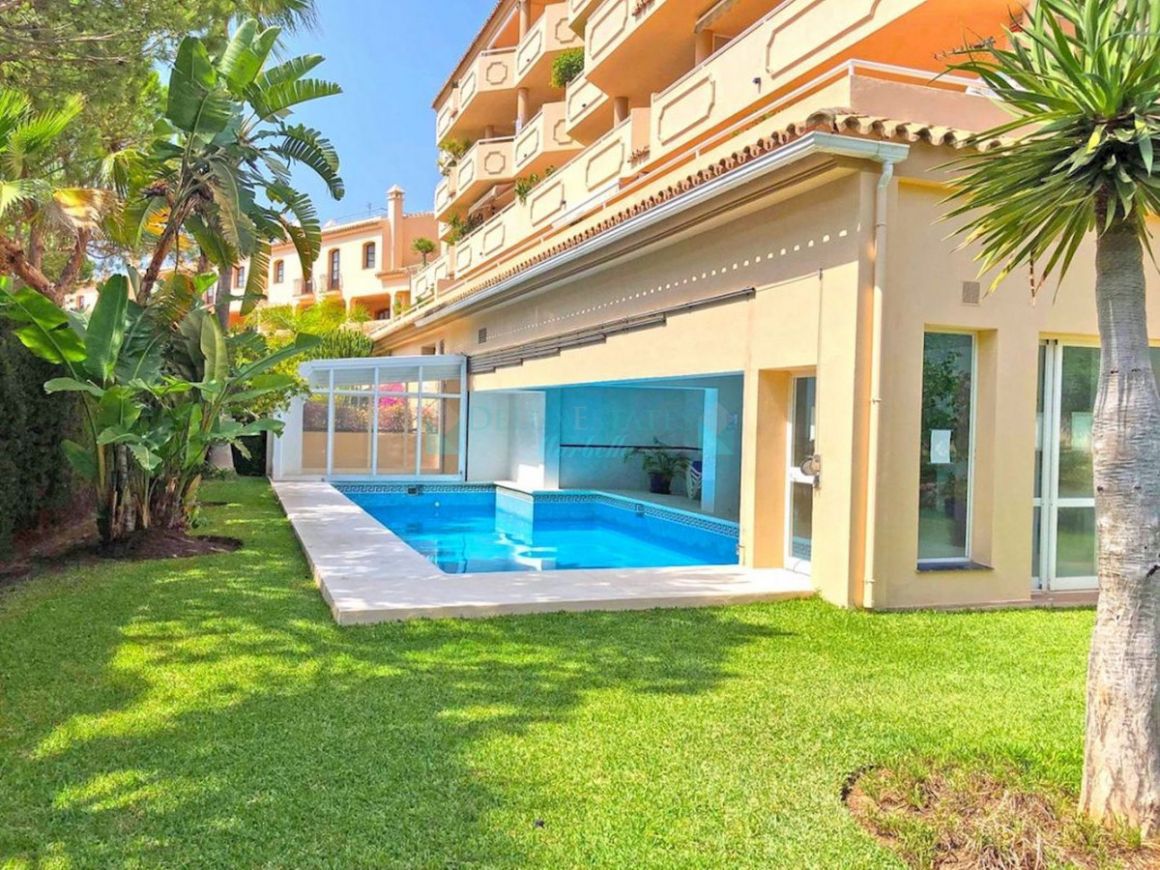 Apartamento Planta Baja en venta en  Las Chapas, Marbella Este