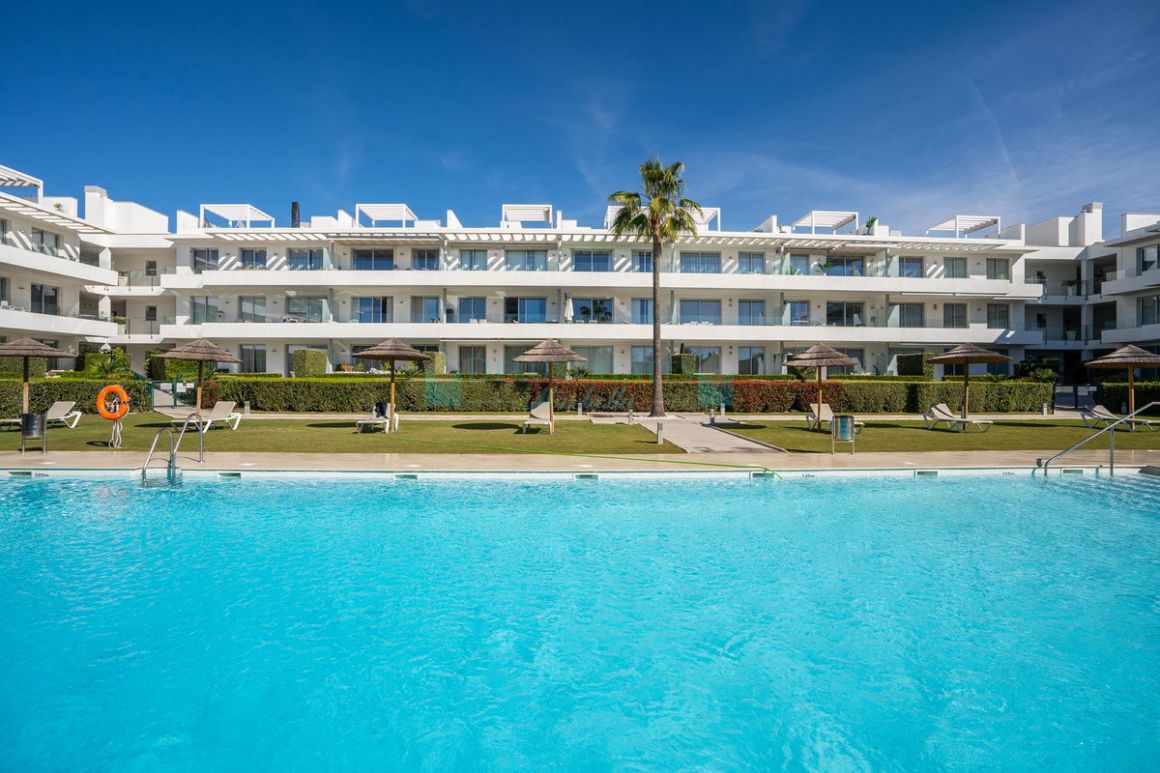 Apartamento en alquiler en  Bel Air, Estepona