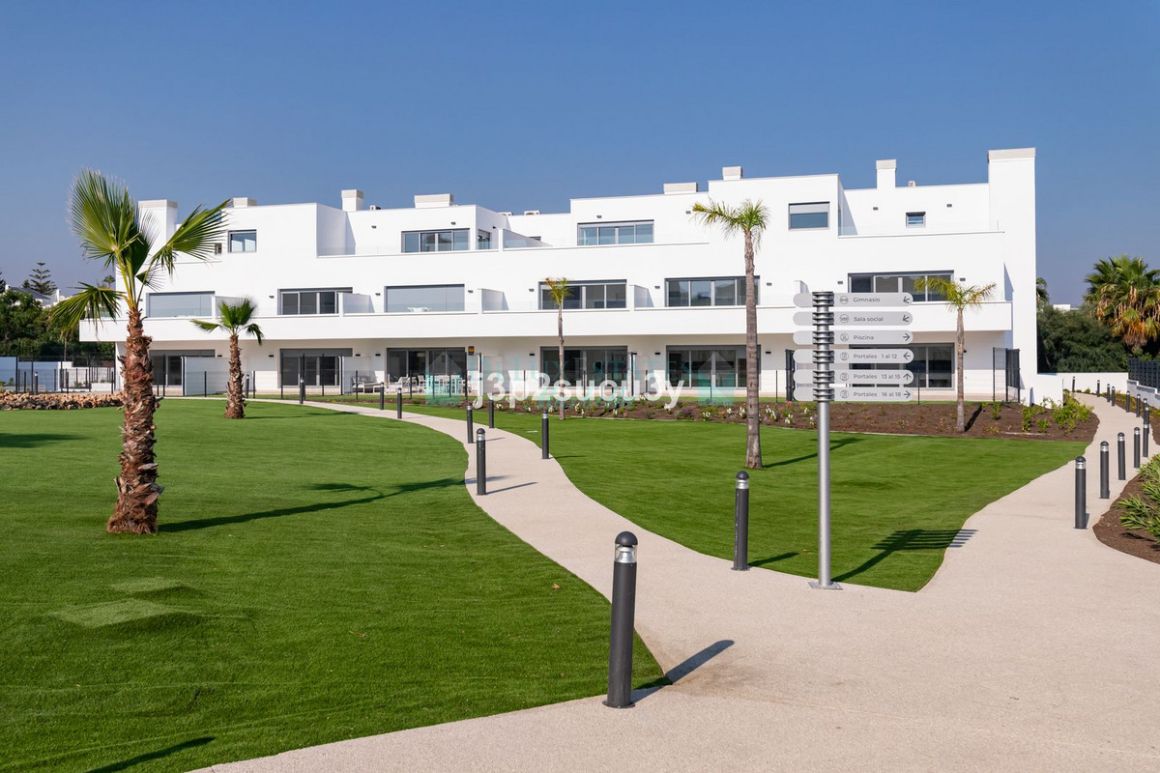 Apartment for sale in  Bel Air, Estepona