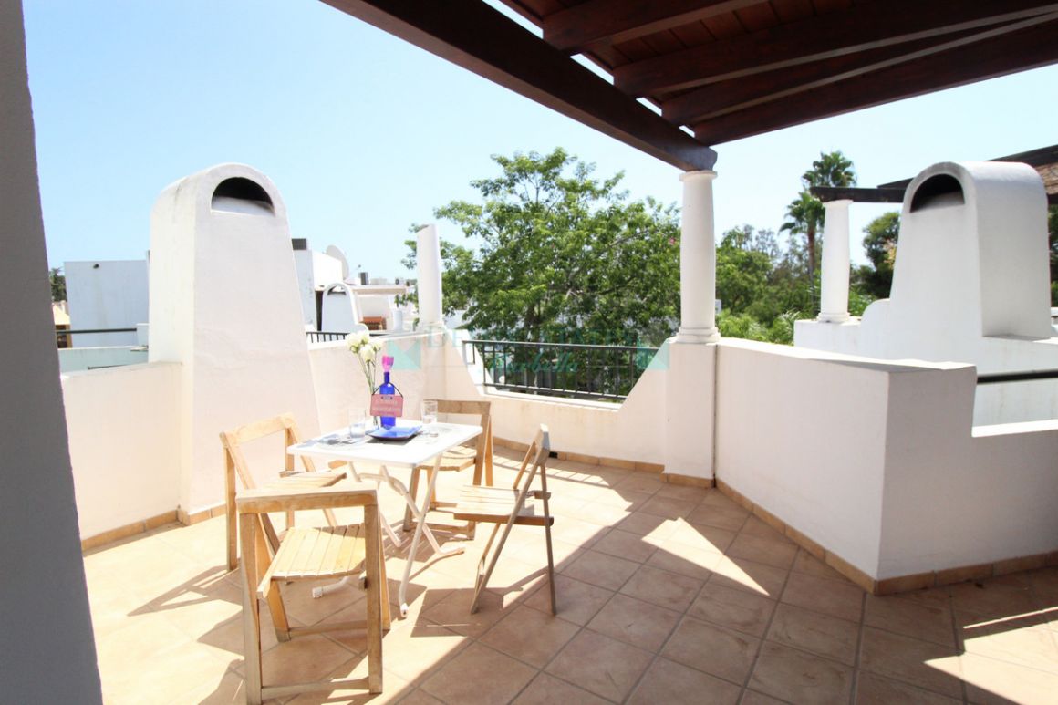 Town House for sale in Nueva Andalucia