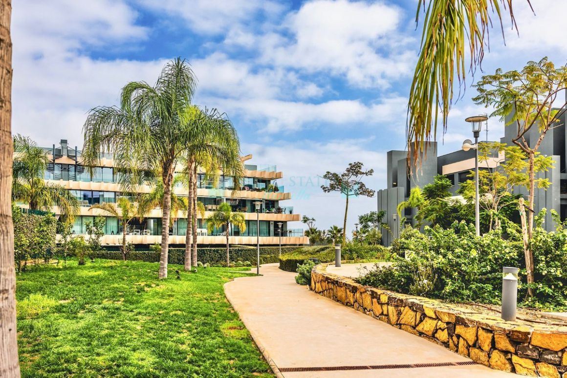 Apartment for sale in  New Golden Mile, Estepona