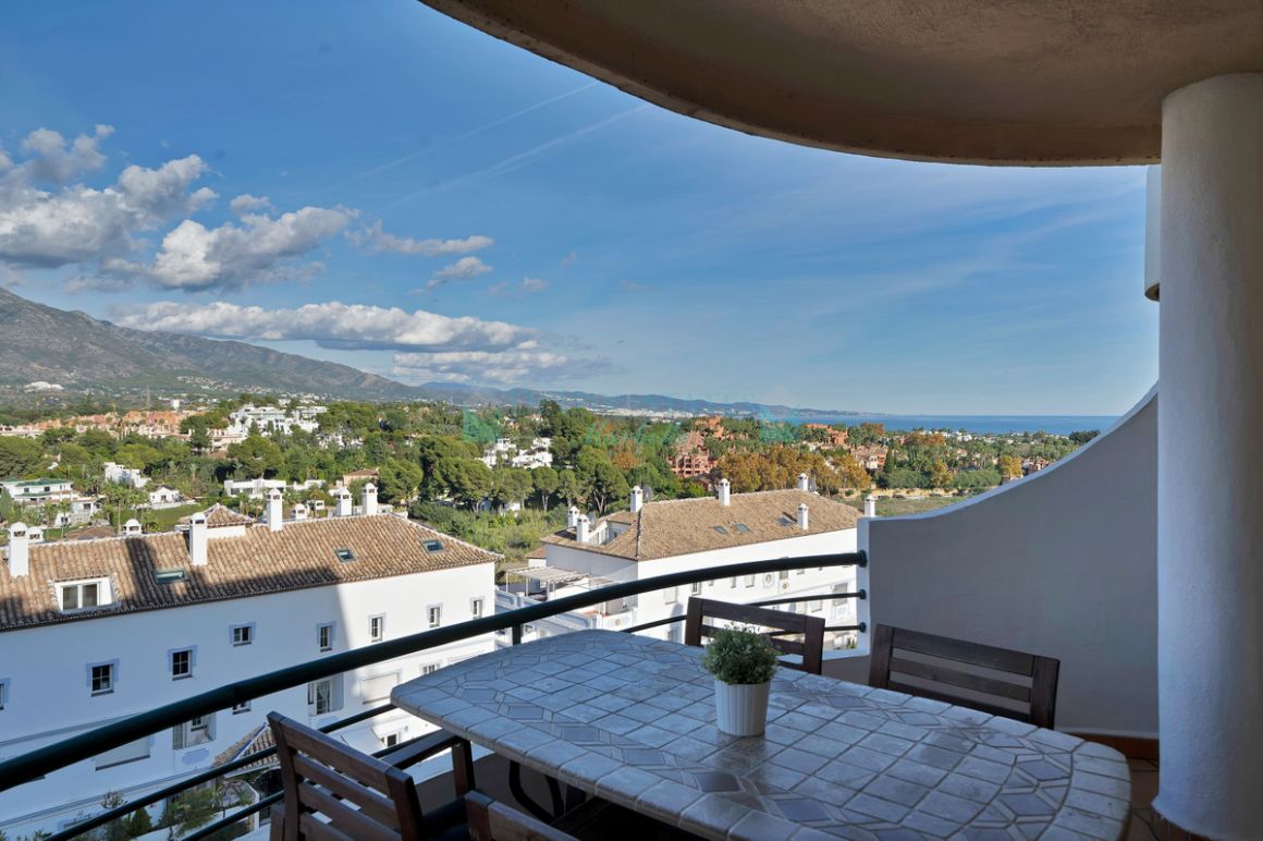 Ground Floor Apartment for sale in Nueva Andalucia