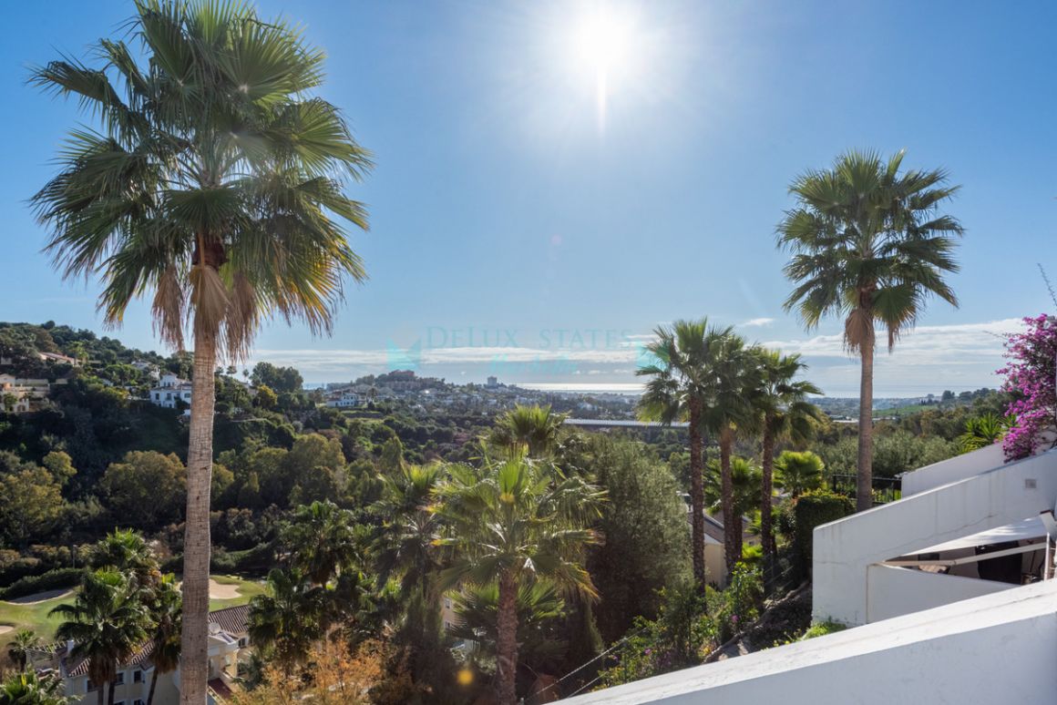 Apartment for sale in  La Quinta, Benahavis