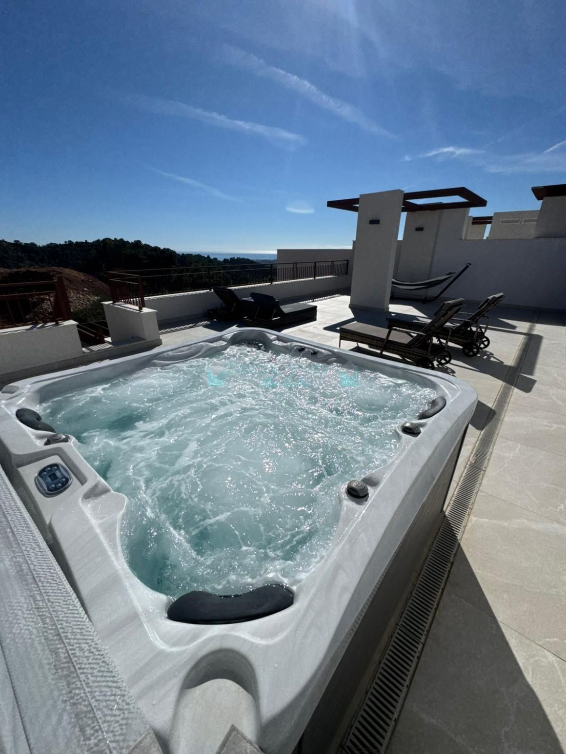 Penthouse for rent in Istan