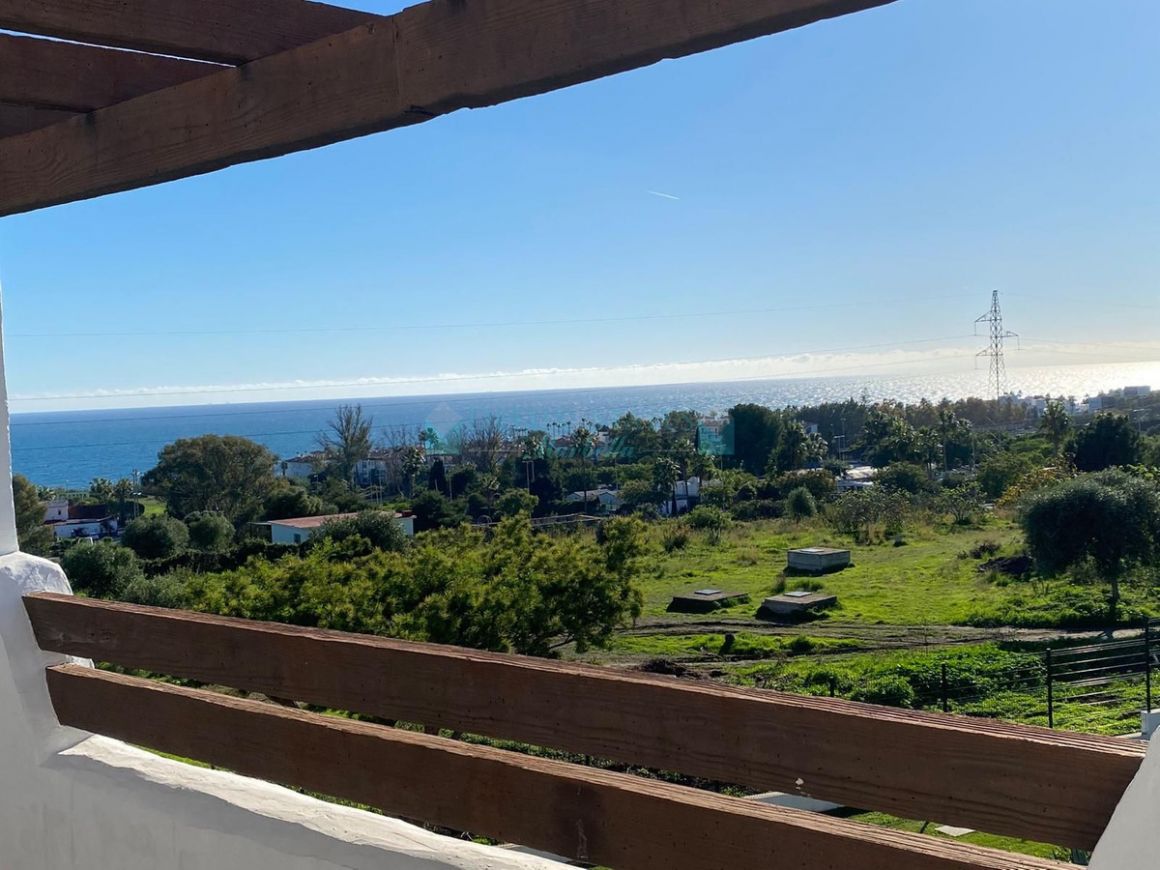 Penthouse for sale in  Selwo, Estepona