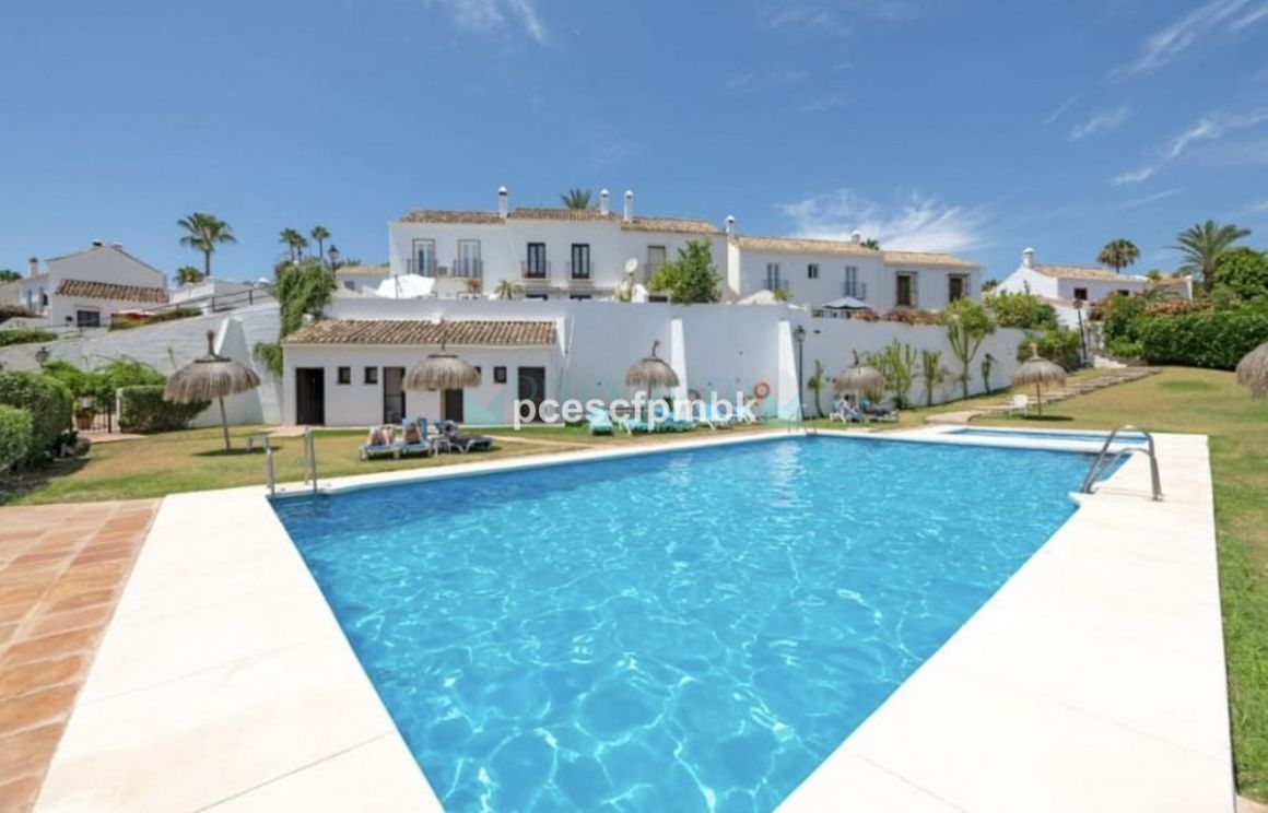 Town House for rent in Nueva Andalucia