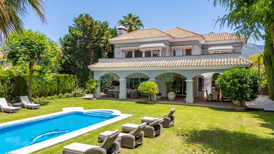 Villa in Nueva Andalucia