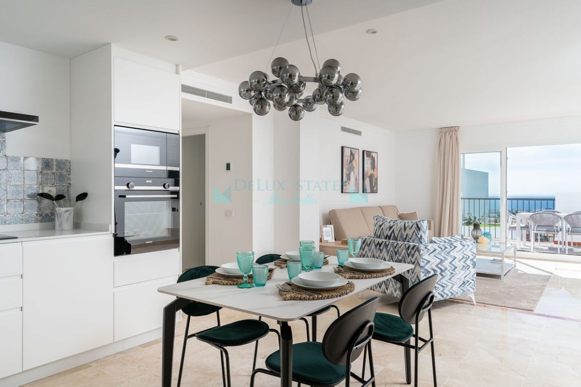 Penthouse for rent in  El Paraiso, Estepona