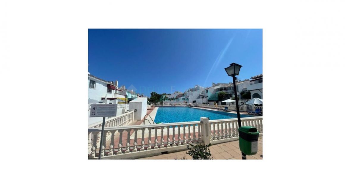 Town House for sale in  Atalaya, Estepona