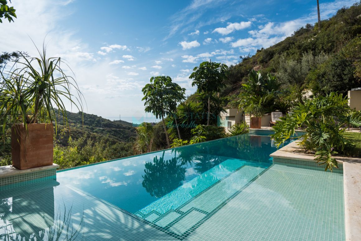 Villa for rent in  Los Altos de los Monteros, Marbella East