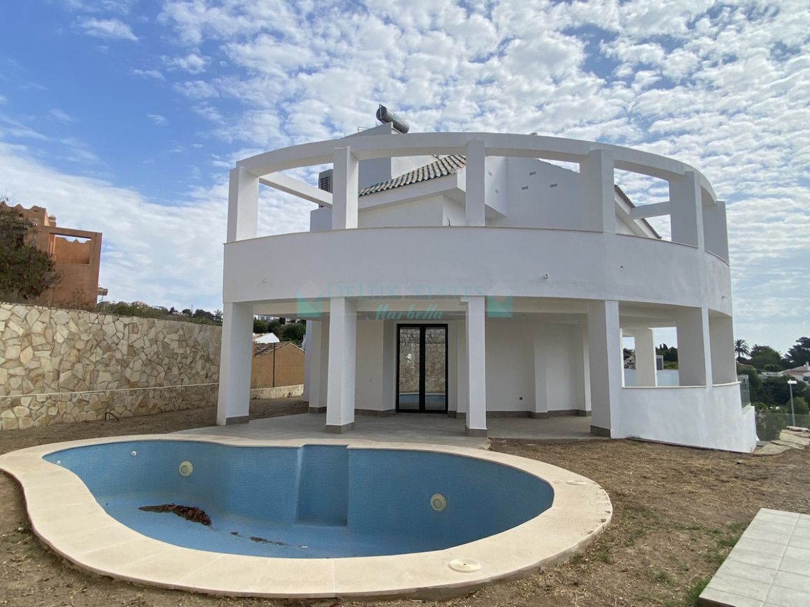 Villa for sale in  Benalmadena Costa, Benalmadena