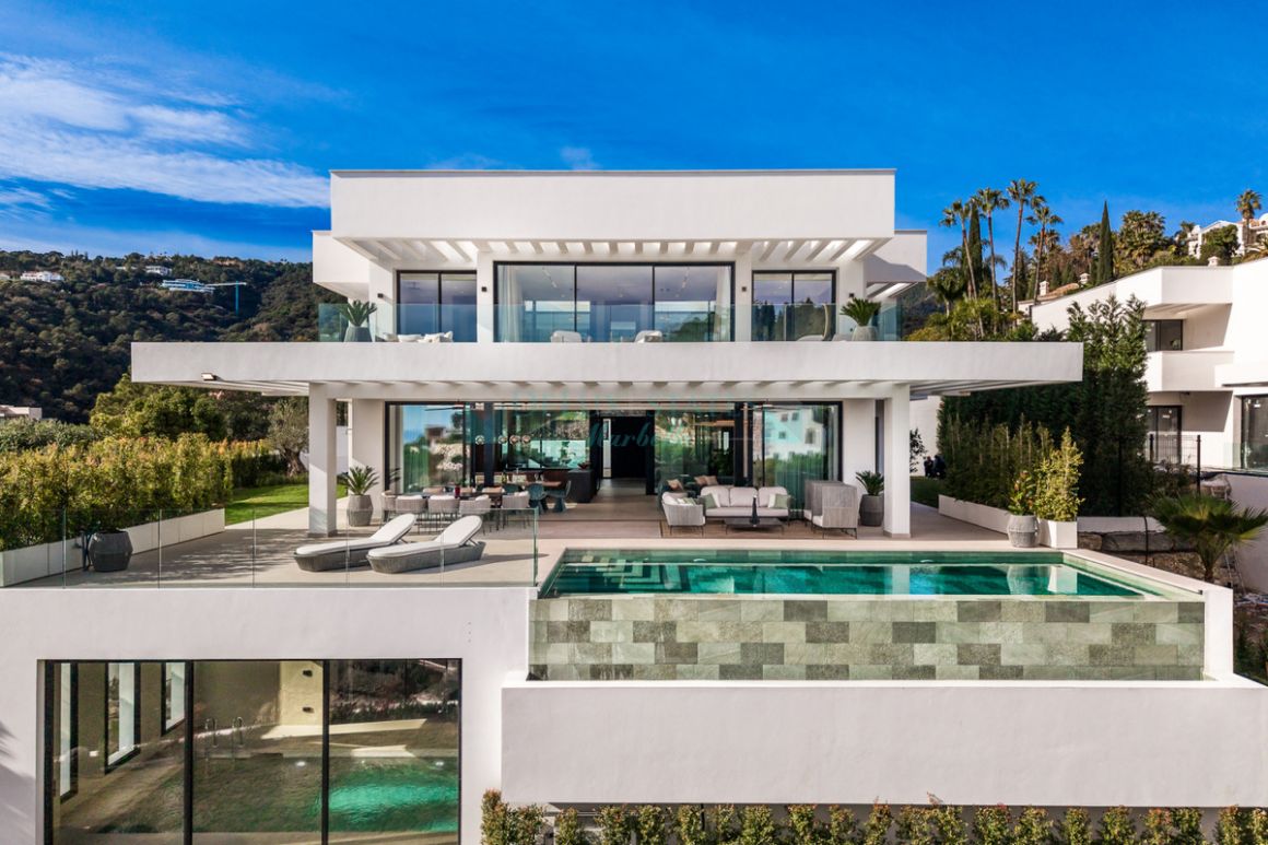 Villa en venta en  El Madroñal, Benahavis