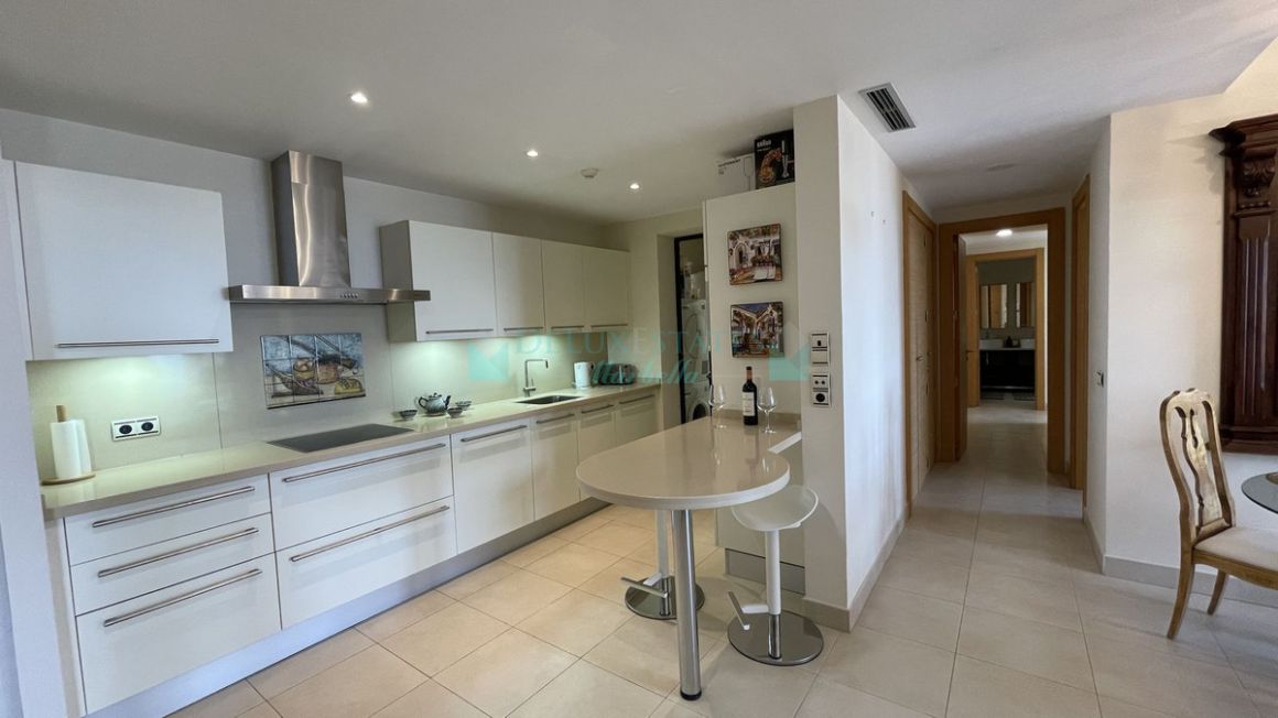 Ground Floor Apartment for rent in  Los Altos de los Monteros, Marbella East