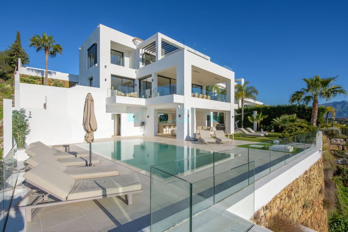 Villa in El Paraiso, Estepona