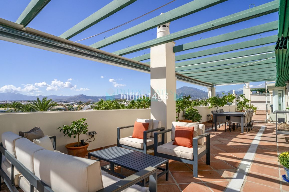 Penthouse for sale in Nueva Andalucia
