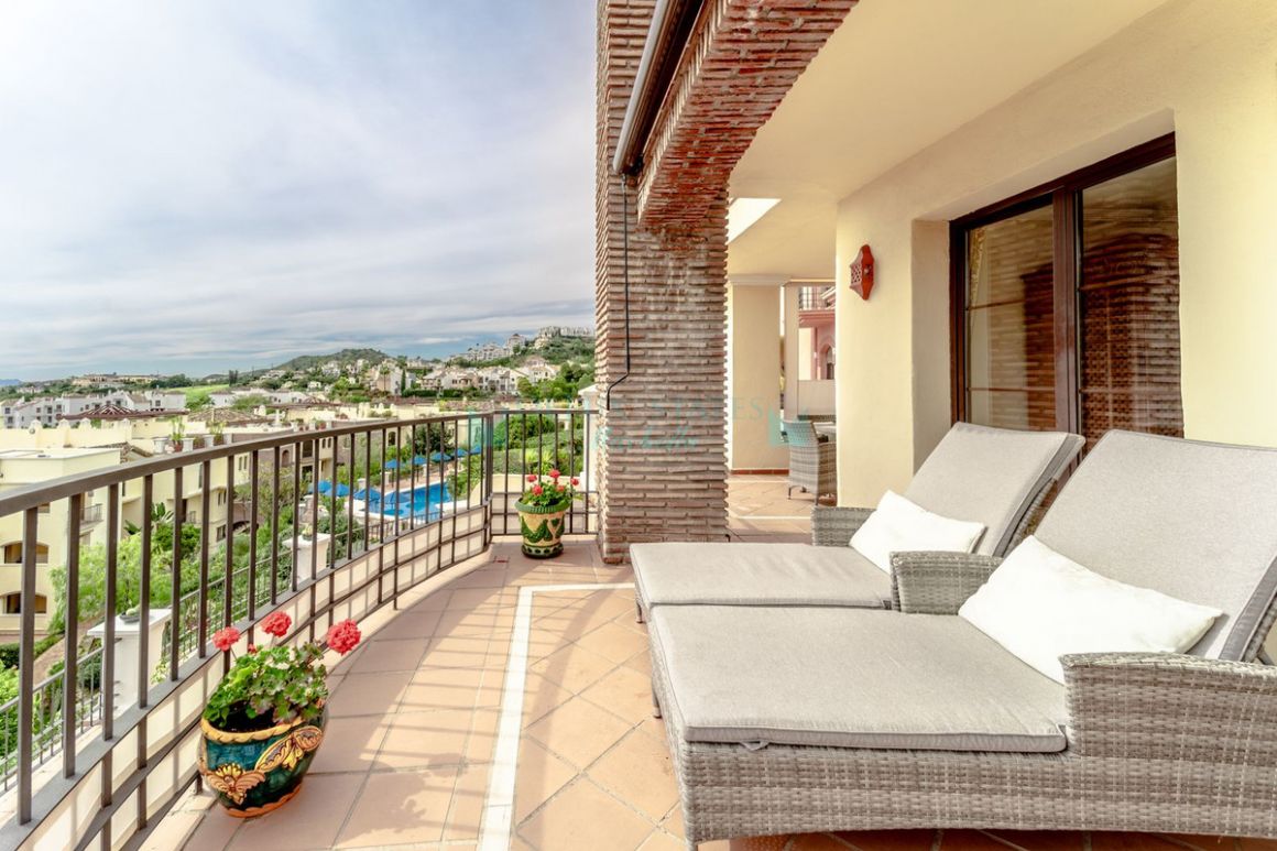 Apartment in Los Arqueros, Benahavis