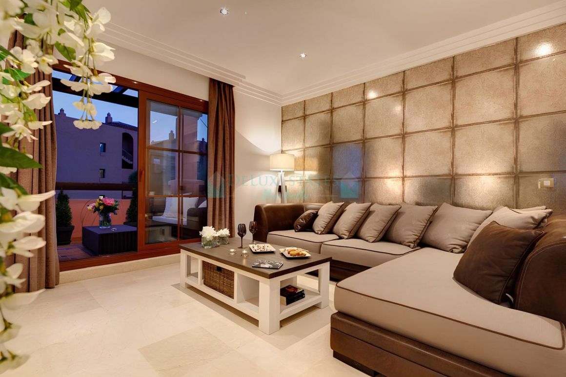 Ático en venta en Benahavis