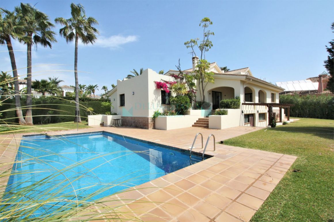 Villa for rent in  Bahia de Marbella, Marbella East
