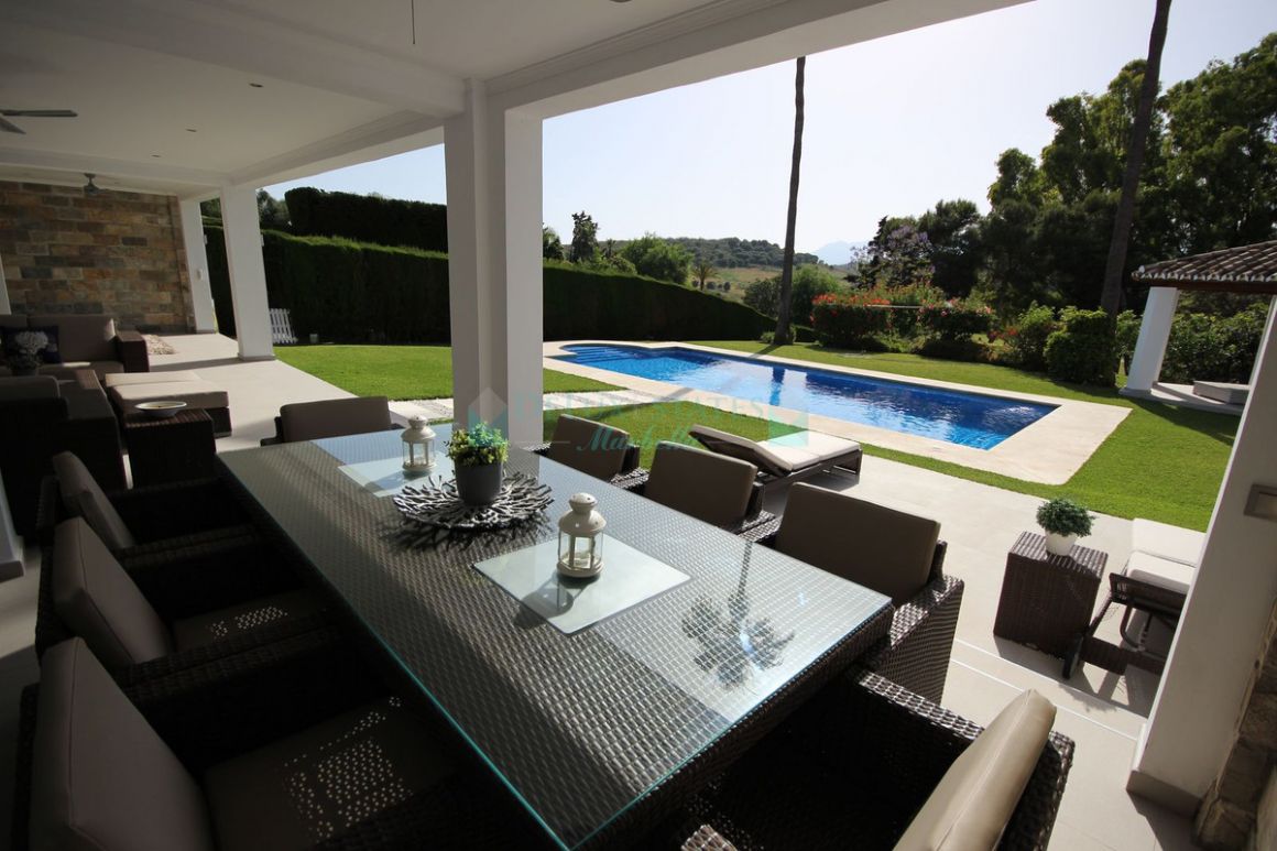 Villa for rent in  El Paraiso, Estepona