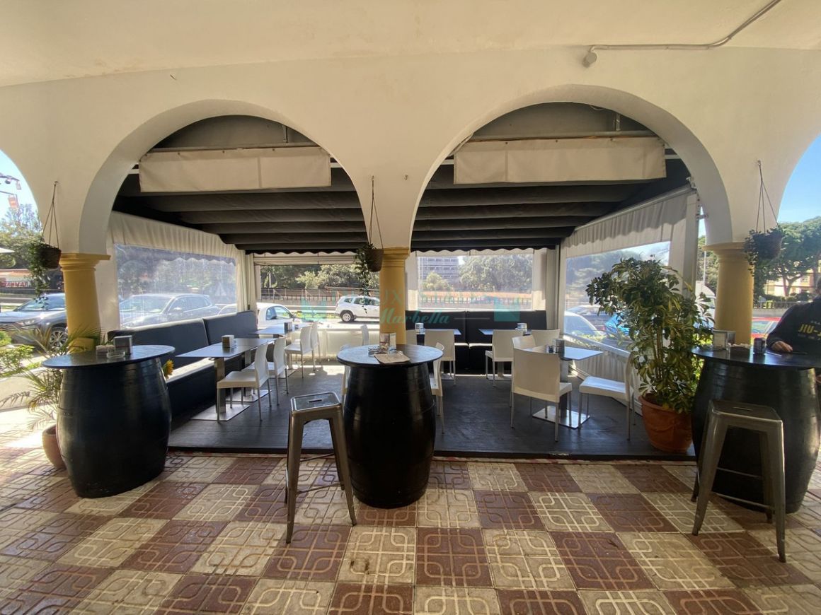 Bar for sale in  Elviria, Marbella East