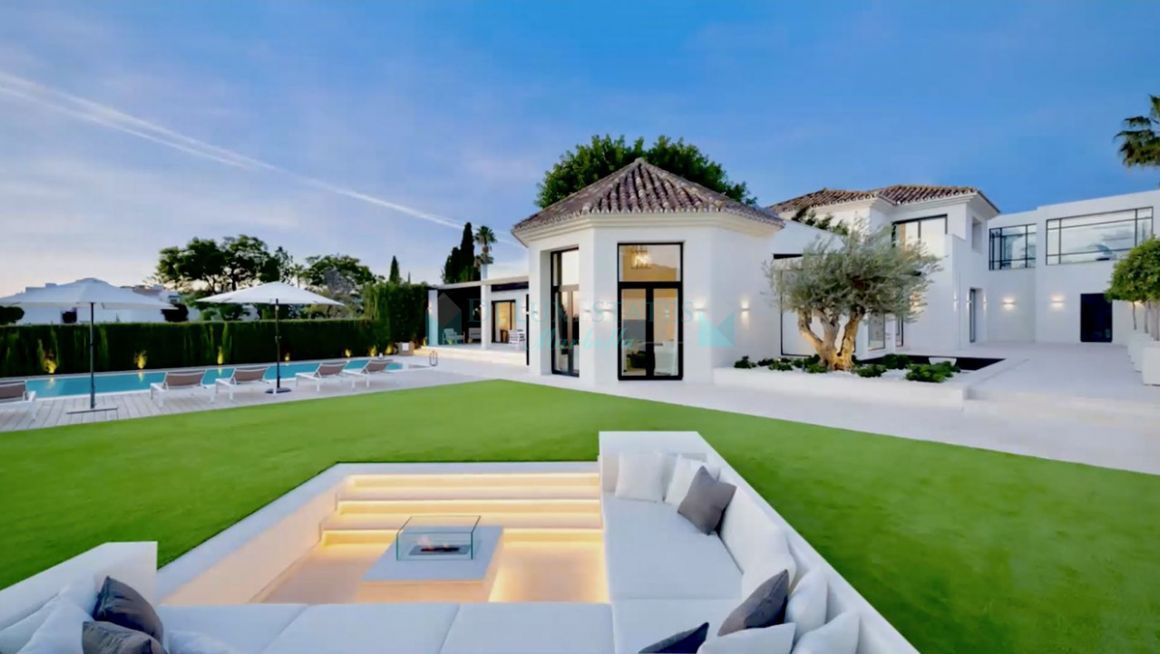 Villa for sale in  Aloha, Nueva Andalucia