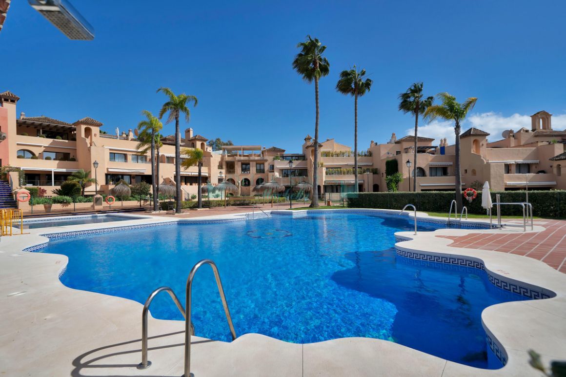 Ground Floor Apartment for sale in Estepona