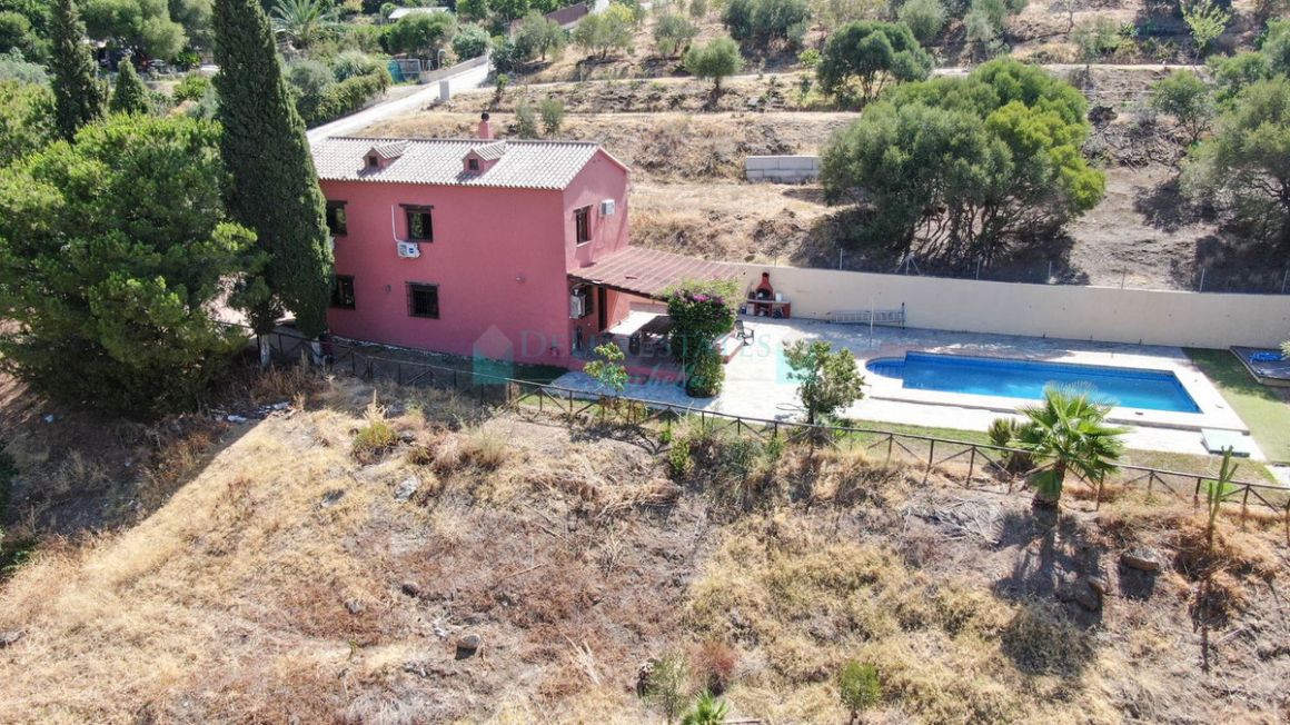 Finca en venta en Estepona