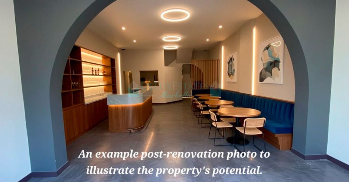 Office for sale in  El Paraiso, Estepona