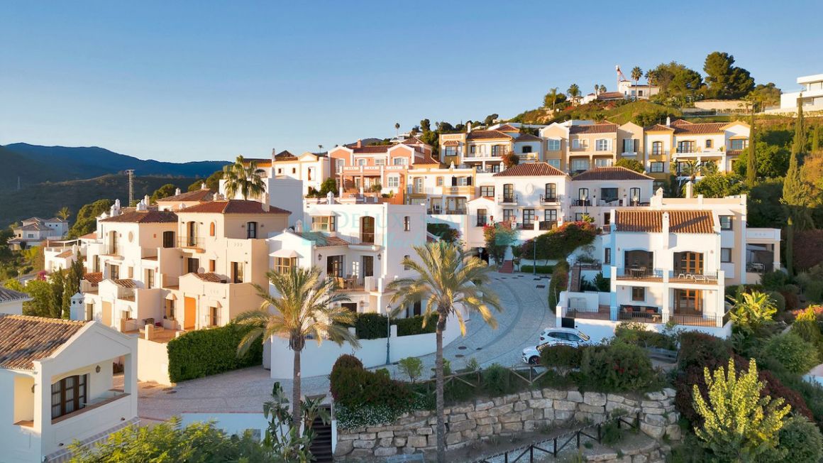 Town House for sale in Benahavis