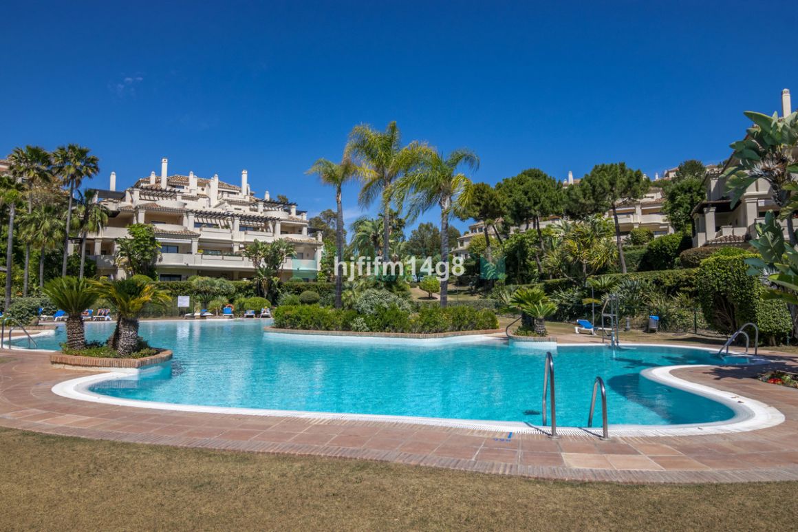 Ground Floor Apartment in Benahavis