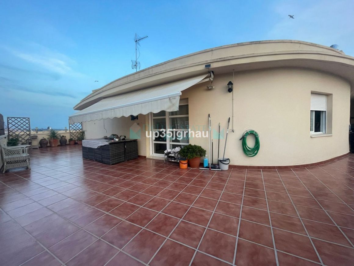 Penthouse in Estepona