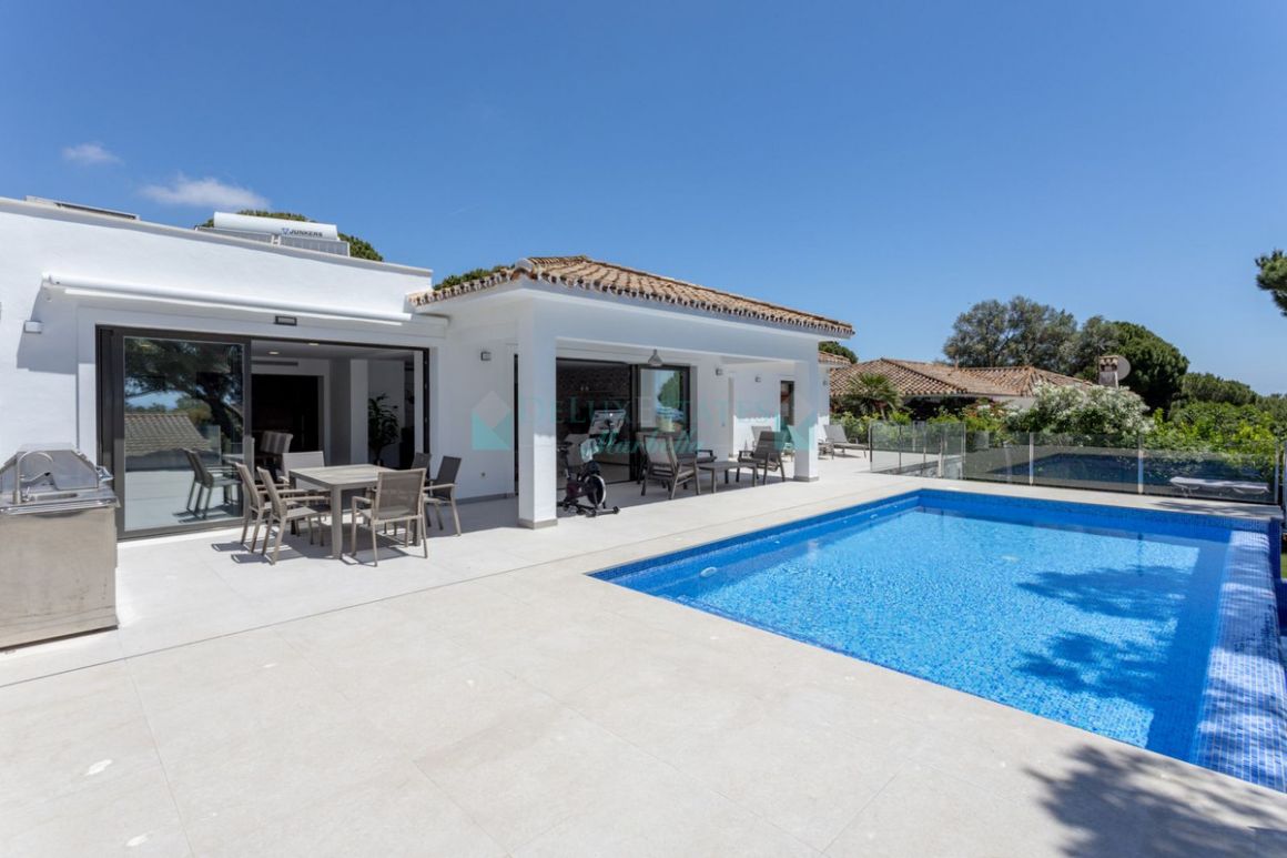 Villa en venta en  Artola, Marbella Este