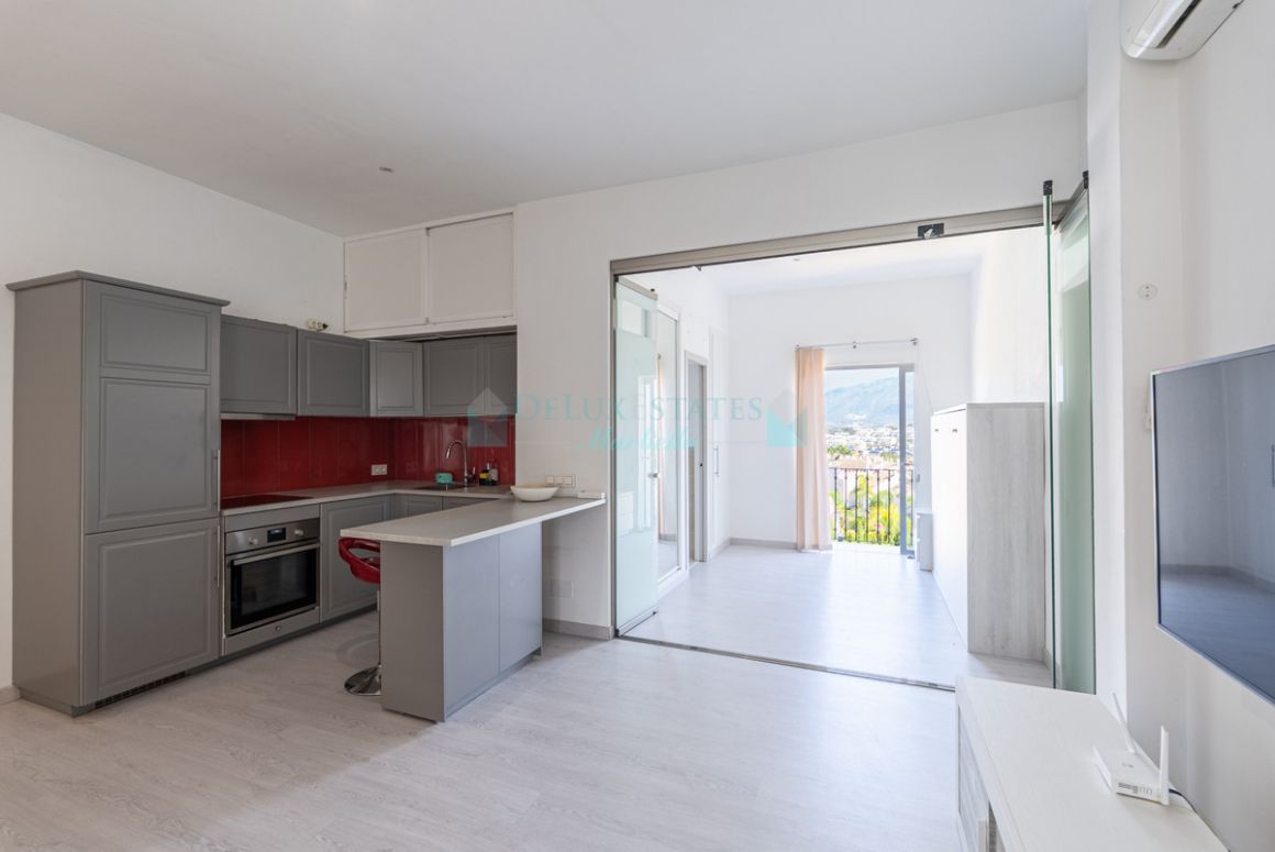 Apartment for sale in  Benavista, Estepona