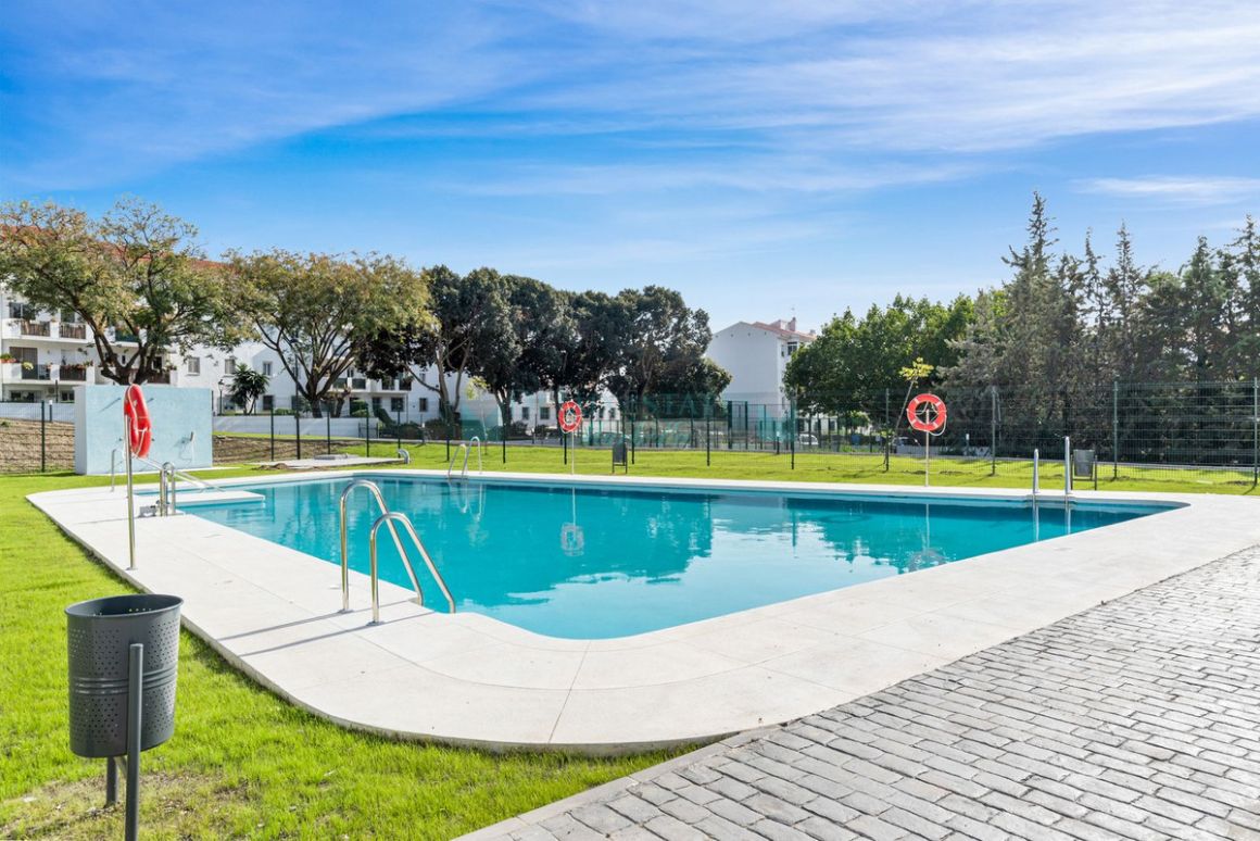 Apartment for rent in  Selwo, Estepona