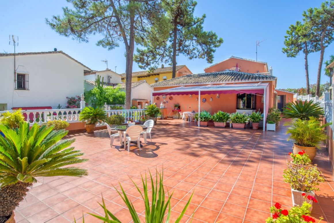 Villa en venta en  Marbesa, Marbella Este