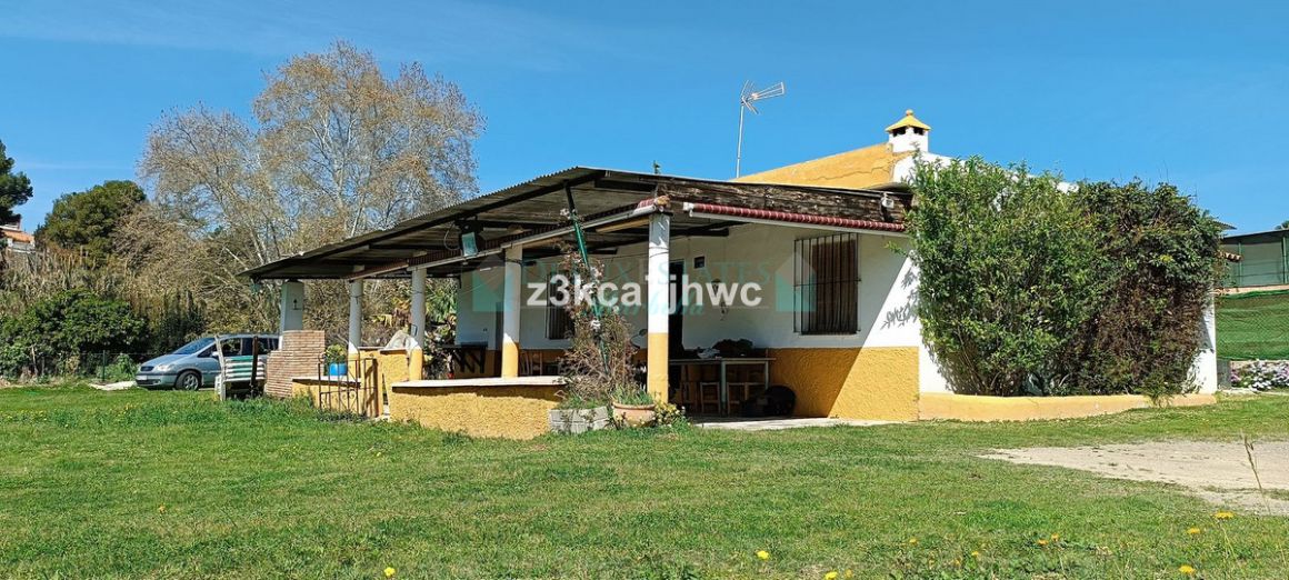 Finca en venta en Estepona