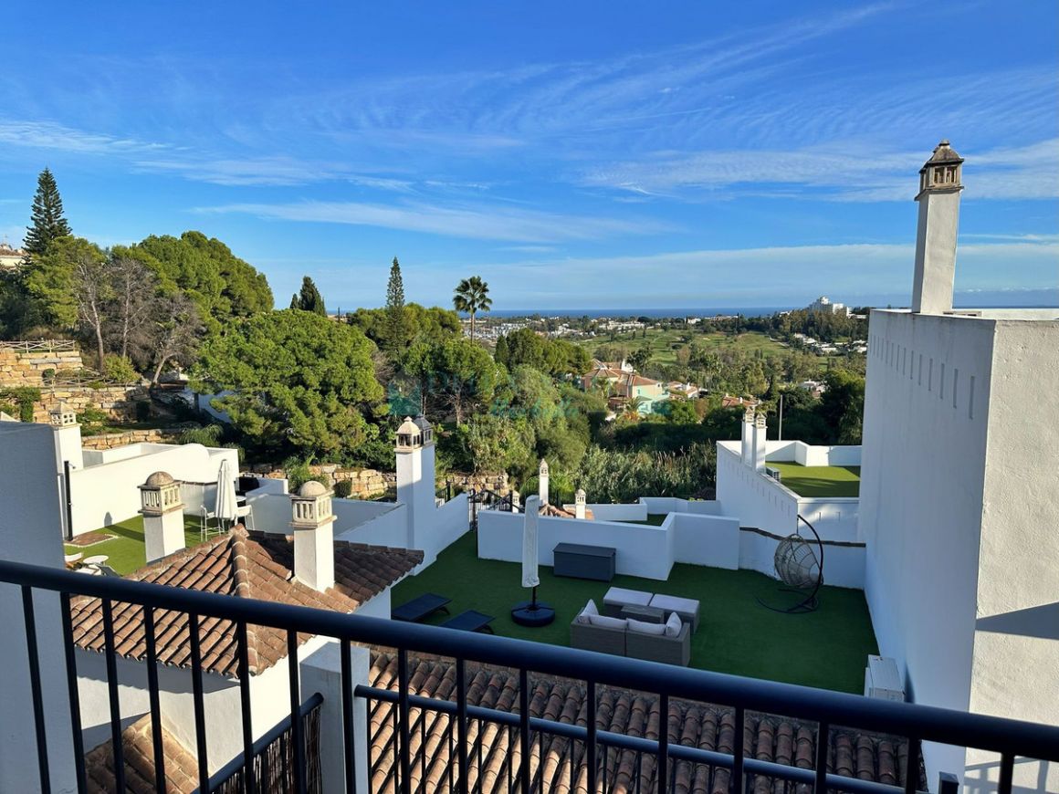 Apartamento en alquiler en  El Paraiso, Estepona