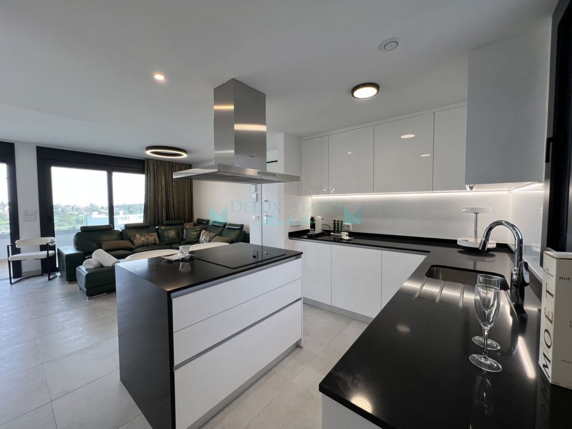 Apartamento en Atalaya, Estepona