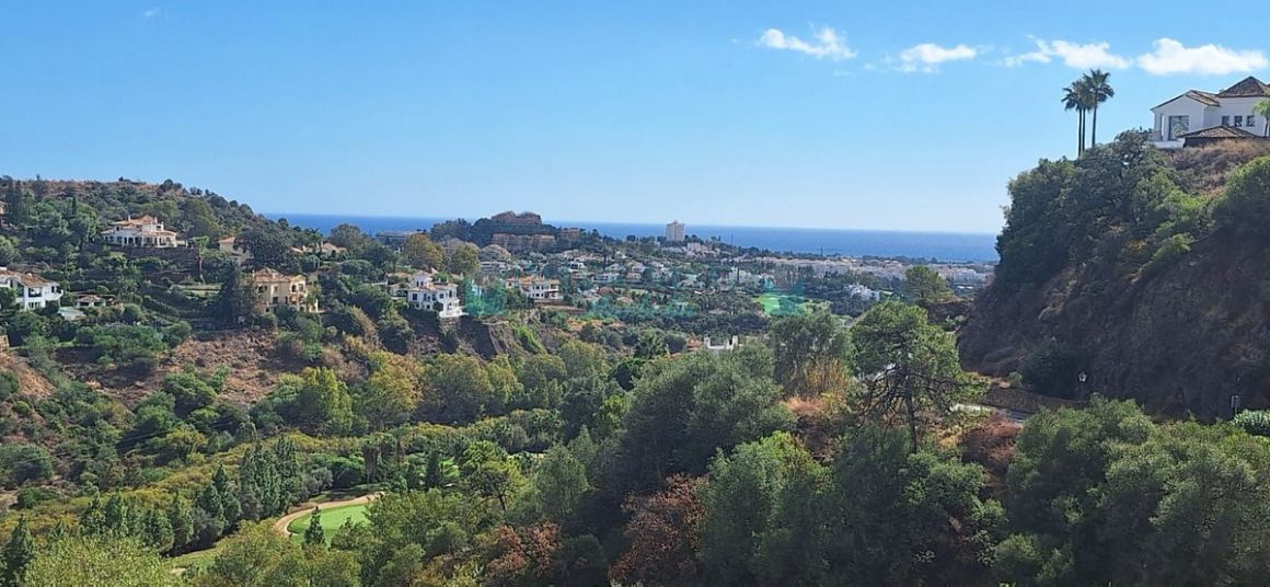 Apartment for sale in  La Quinta, Benahavis