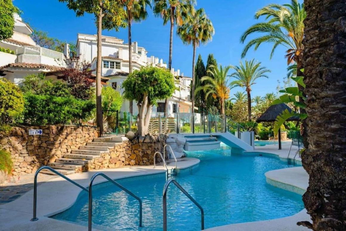 Apartment in Elviria, Marbella East