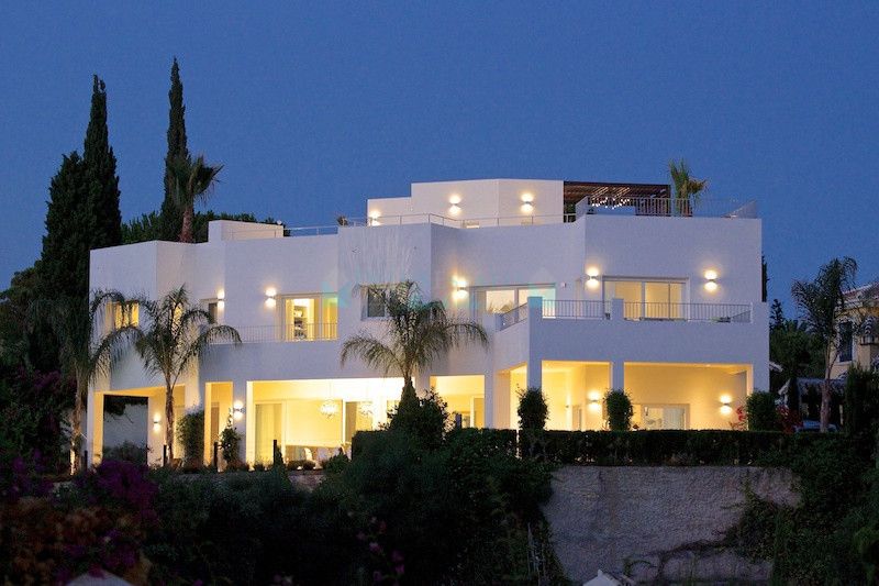 Villa in El Rosario, Marbella East