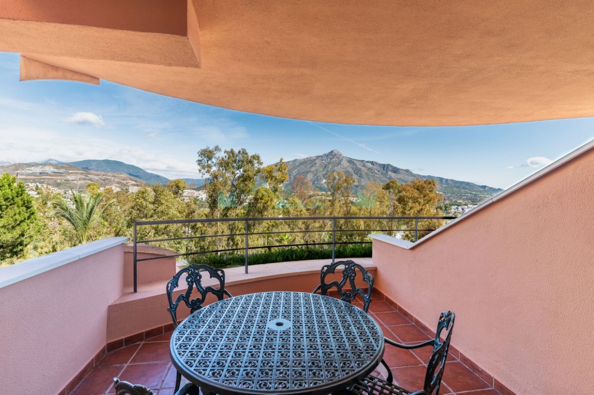 Apartment for sale in Nueva Andalucia