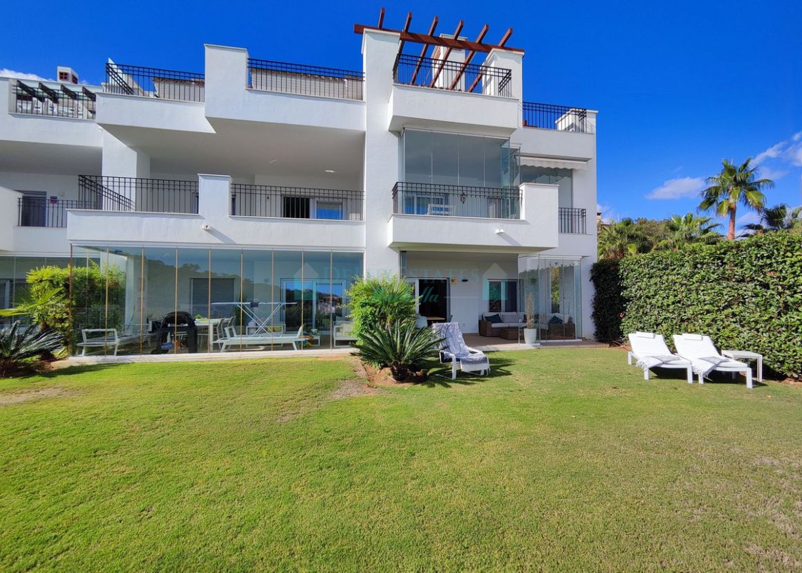 Ground Floor Apartment for sale in  La Mairena, Marbella East