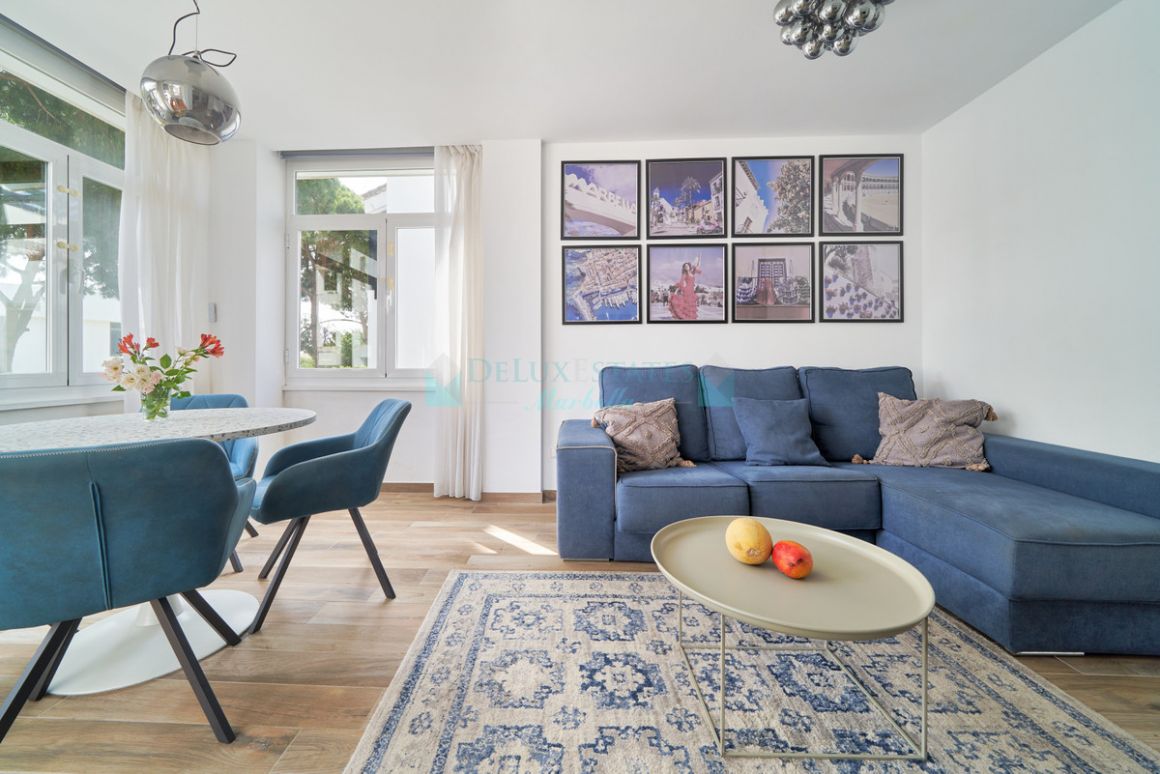 Apartment for sale in  Elviria, Marbella East