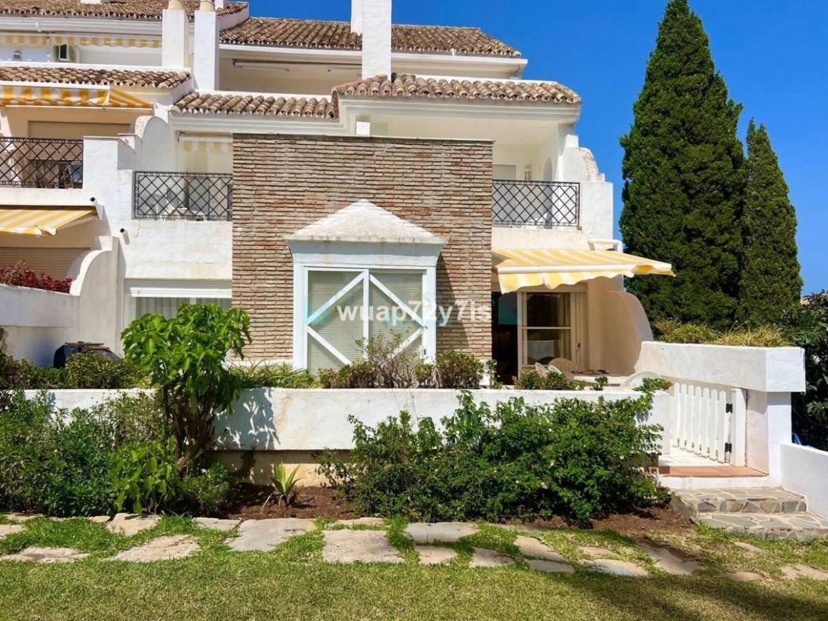 Town House for sale in Estepona