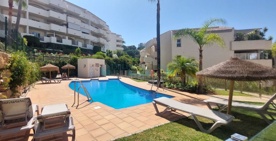 Apartment for sale in  Elviria, Marbella East